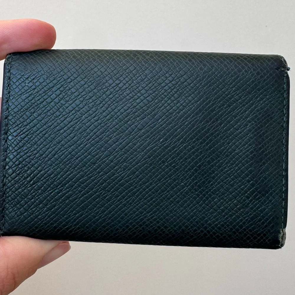 LOUIS VUITTON TAIGA KEY HOLDER